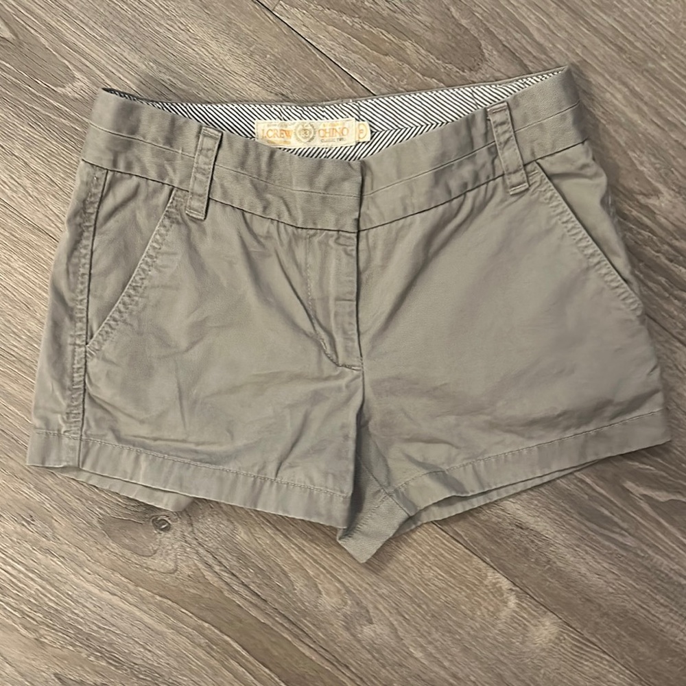 ICON Tan Bermuda Shorts Flat Front Design